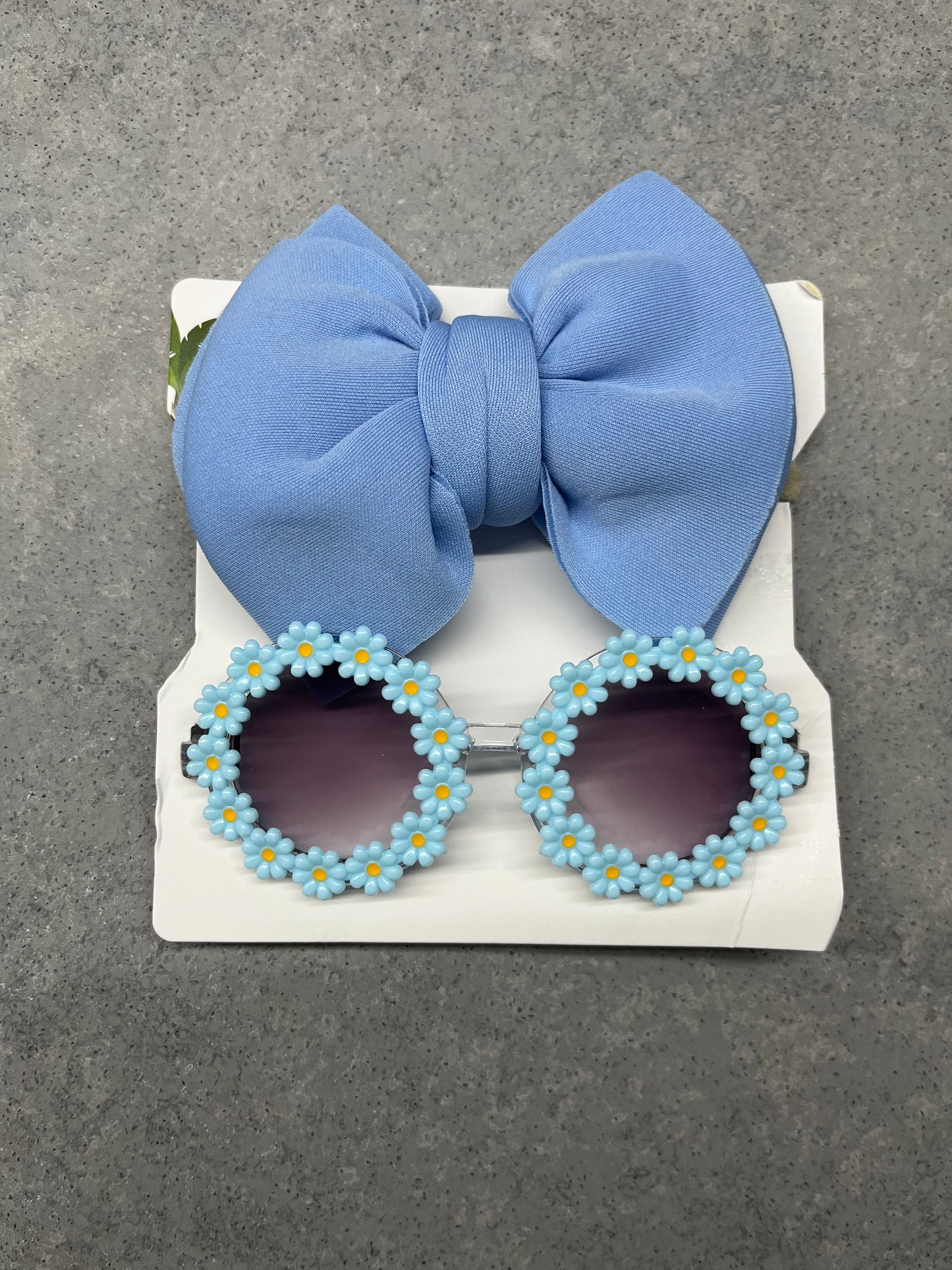 Sunglasses & Bow Set